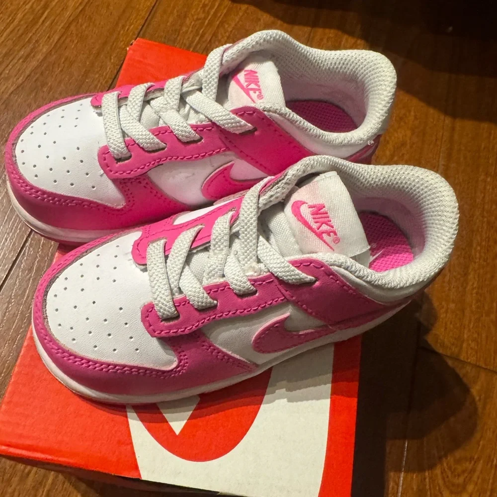 Nike Pink and White Kids Low-Top Sneakers - Picture 3 of 5